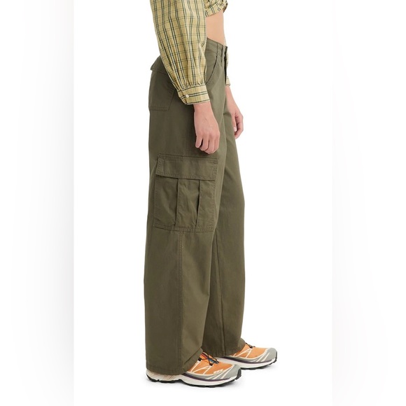 Levi's Women's '94 Baggy High Rise Straight Leg Cargo Pants - Green - Picture 1 of 3